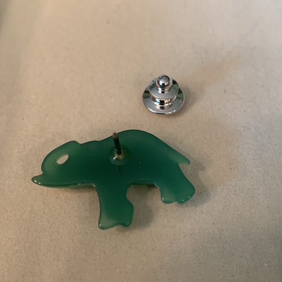 Faux Jade Elephant Pin/Brooch, Vintage 70’s - Picture 3 of 5